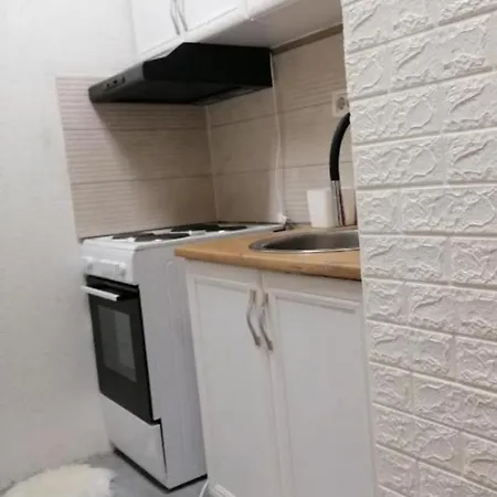Tinaa Apartment *